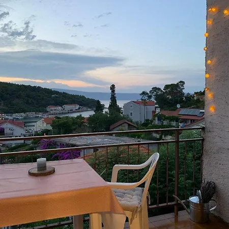 Branko Kuzmicic Apartman Jelsa